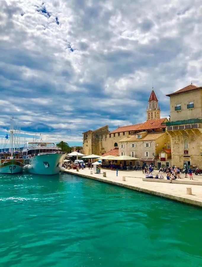 A & A Luxury Guest House 0*, Trogir